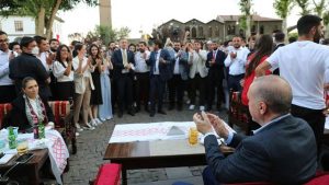 Cumhurbaşkanı Erdoğan gençlerle buluşmayı sürdürecek