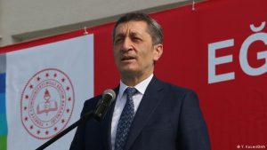 Ziya Selçuk neden istifa etti?