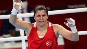 Tokyo 2020: Türkiye boksta olimpiyat tarihindeki ilk altın madalyasını Busenaz Sürmeneli ile kazandı