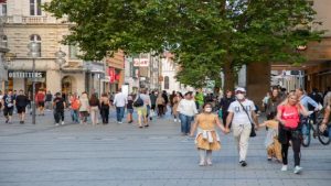 Almanya’da aşısızlar koronavirüs testinden ücretsiz faydalanamayacak
