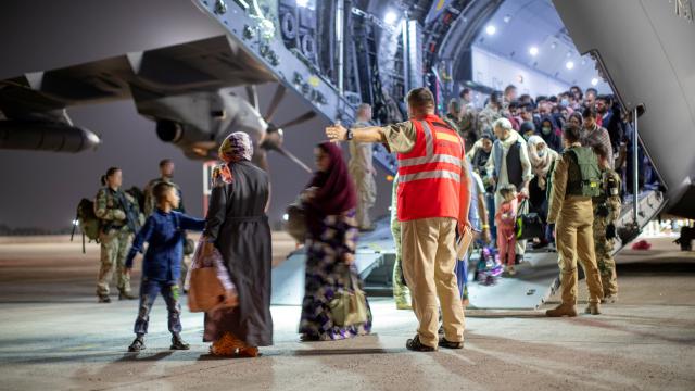Almanya 2 binden fazla kişiyi Afganistan’dan tahliye etti