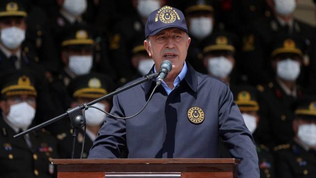 Bakan Akar: 48 saatten az bir sürede personelimiz tahliye edildi