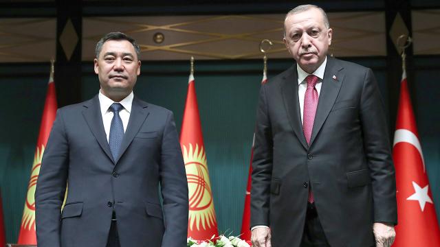 Cumhurbaşkanı Erdoğan Kırgızistan Cumhurbaşkanı Caparov ile görüştü