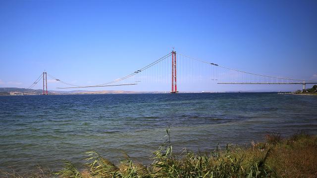 1915 Çanakkale Köprüsü’nde geçiş yolunun yarısından fazlası hazır