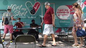 Biden milyonlarca Amerikalıya aşı olma zorunluluğu getirdi