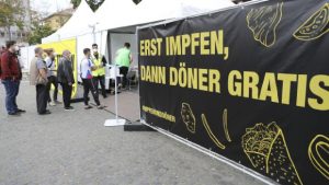 Almanya’da aşı olanlara bedava döner