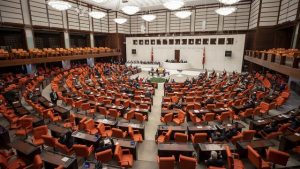 Meclis 2,5 aylık tatilin ardından bugün açılıyor