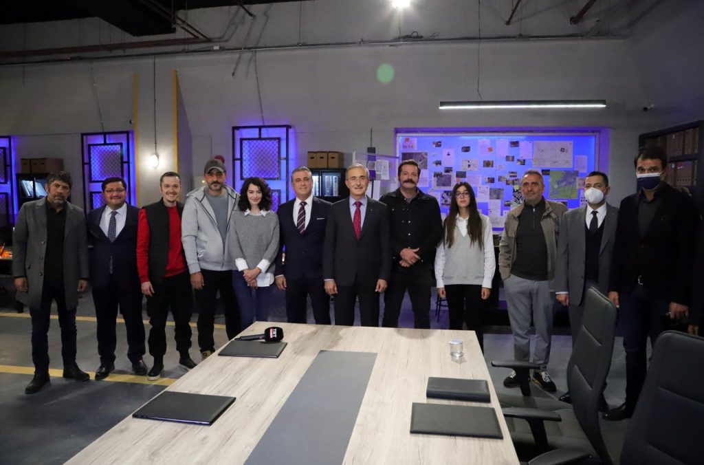 Savunma Sanayii Başkanı Demir’den “Teşkilat”ın setine ziyaret