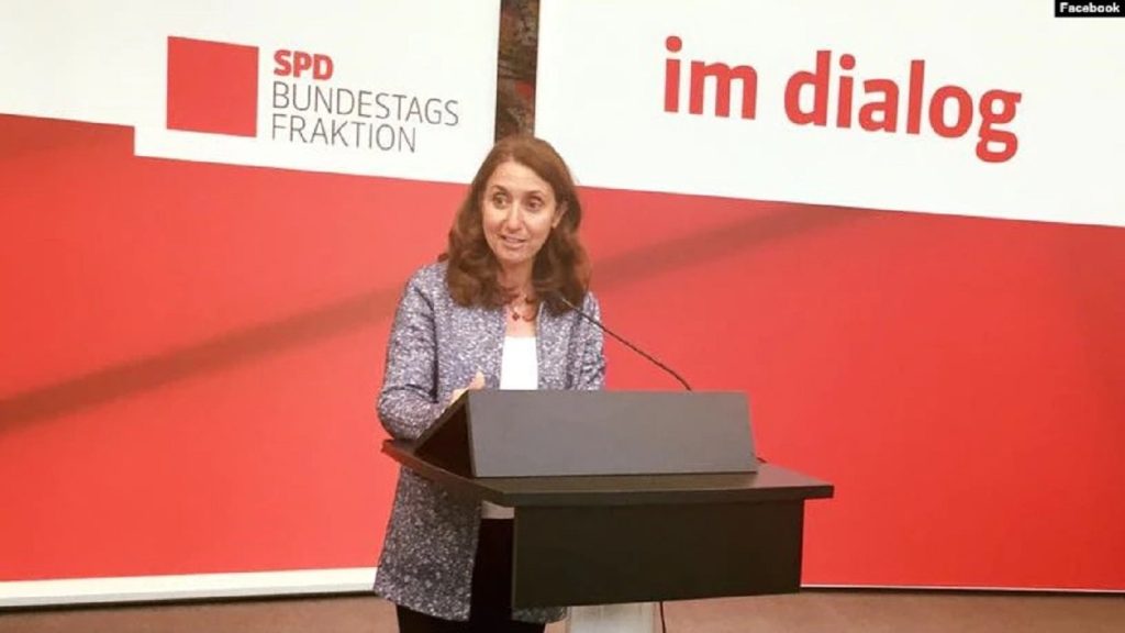 Alman Federal Meclis Başkanvekilliği’ne Özoğuz Seçildi