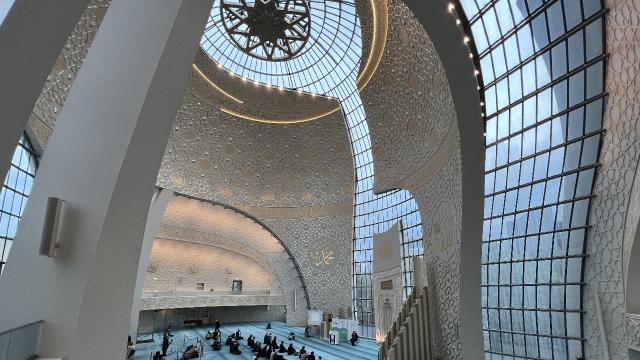 Köln’de cuma günleri ezan okunmasına izin verilecek