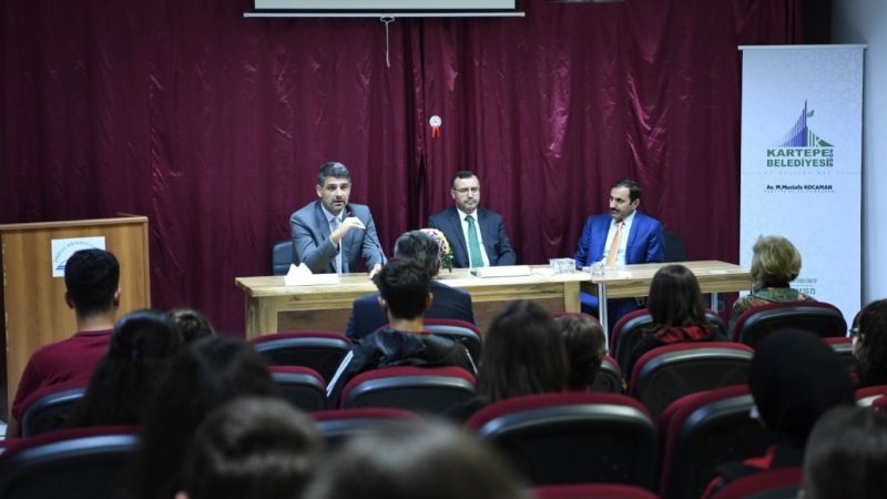Kocaeli Cumhuriyet Başsavcısı Korkmaz ve Kartepe Belediye Başkanı Kocaman’dan gençlere altın öğütler