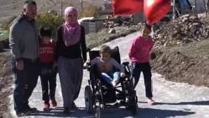 Bedensel engelli Elif artık sokağa kendi çıkabilecek