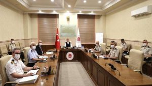 Bakan Akar’dan birlik komutanları ile video konferans toplantısı