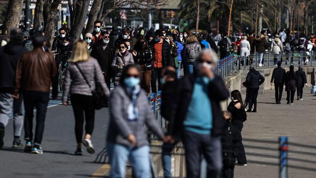 Bakan Koca: Aktif vakaların yüzde 50’den fazlası 30 yaş altı