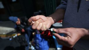 ABD’de Bir Yılda 100 Bin Kişi Aşırı Dozdan Öldü