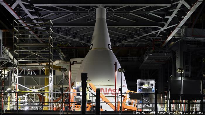 NASA Ay misyonunu en az bir yıl erteledi