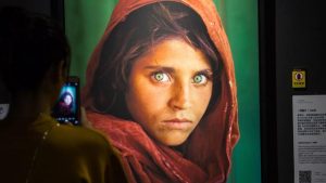 ‘Afgan Kızı’ Sharbat Gula İtalya’ya sığındı
