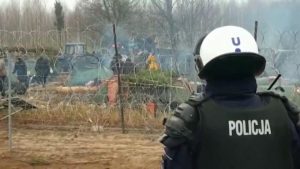 Polonya- Belarus sınırında tansiyon artıyor: Göçmenler Belarus’a geri itildi
