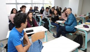 Büyükşehir, gençleri üniversiteye hazırlıyor