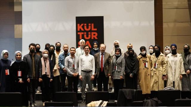 Kültür sanat dünyasının duayen isimleri gençlerle buluştu