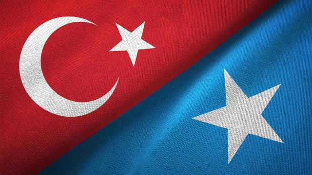 Türkiye’den Somali’ye askeri araç ve ambulans bağışı