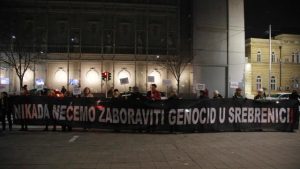 Sırbistan’da ‘Mladiç resmi’ protestosu