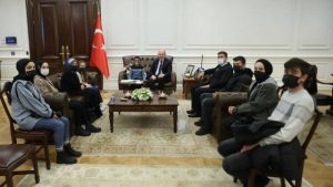 Bakan Soylu, şehit Ahmet Budak’ın ailesi ile görüştü