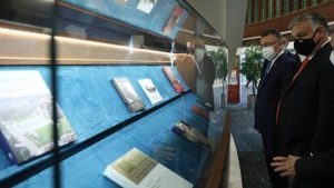 Macaristan Başbakanı Orban, Millet Kütüphanesi’ni ziyaret etti