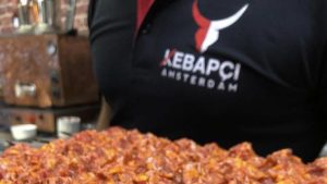‘Kebapçı’ diye ticari marka olabilir mi? Hollanda’da Türk restoranlarının kavgasına mahkeme son verdi