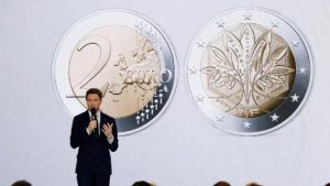 Euro tasarımları yenileniyor: 2 euronun tanıtımı yapıldı