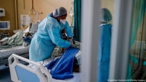 Omicron sonrası hastaneye yatan küçük çocukların sayısı arttı