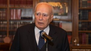 Yunanistan’ın eski Cumhurbaşkanı Papulyas öldü