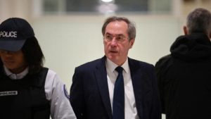 Fransa’da eski İçişleri Bakanı Gueant hapse girdi