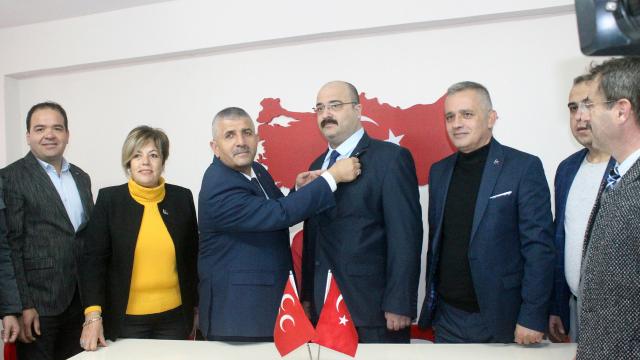 CHP ve İyi Parti’den istifa eden 27 kişi MHP’ye katıldı
