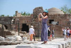 “Turistlere kendi kimliğimizi yansıtan ürünler sunmalıyız”