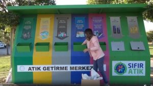 Sıfır Atık Projesi’nden sokak hayvanlarına mama