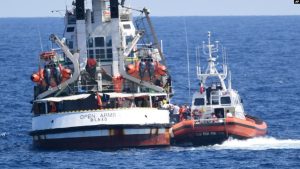 İtalya’ya Gitmeye Çalışan Göçmenler Soğuktan Öldü