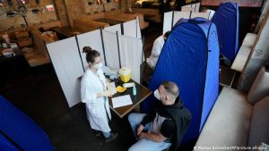 Almanya’da hatırlatma dozu olmayanlara kısıtlama