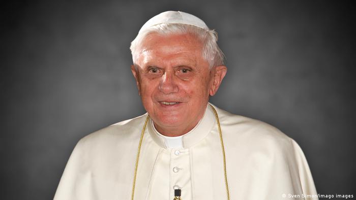 Eski Papa 16. Benedikt’ten geri adım