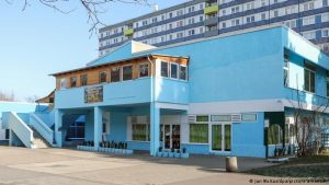 Halle’de camiye pompalı tüfekle ateş açıldı