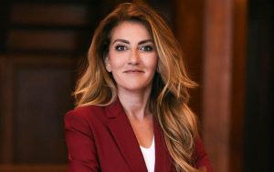 İlhan KARAÇAY’dan zaruri açıklama: Dilan Yeşilgöz’ün Adalet Bakanı olmasına gösterilen tahammülsüzlük Hollanda Türklerinin bir kısmı tarafından eleştiriliyor…