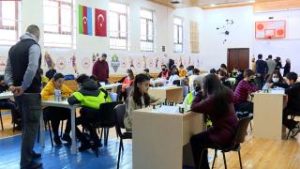 Bakü Türk Anadolu Lisesi’nde karne ve ödül heyecanı