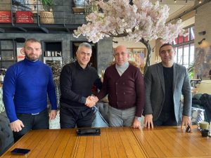 Kocaelispor da yeni hoca Mehmet Altıparmak