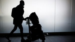 AB Afrika’nın güneyindeki ülkelere uçuş yasağını kaldırıyor