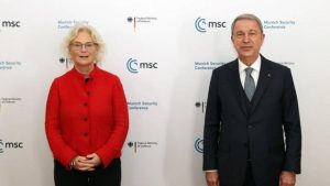 Bakan Akar, Alman mevkidaşı ile görüştü