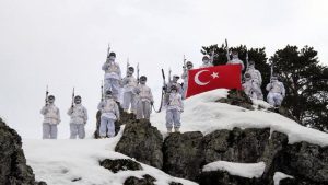 Fıratlar, karlı dağları teröristlere “dar” ediyor