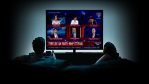 Seyircileri ‘Geri zekalı’ yerine koyan TV yayıncılarına kocaman bir ‘Yuuuuuhuh!’