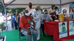 Moderna patent haklarından feragat ediyor