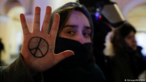 Rusya’daki savaş karşıtları hangi risklerle karşı karşıya?