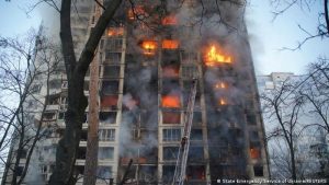 Kiev’de 16 katlı binaya saldırı: 2 ölü